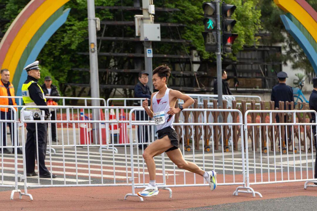 V体育线上登录-历史性认证！中国男子中长跑第一人，是他！